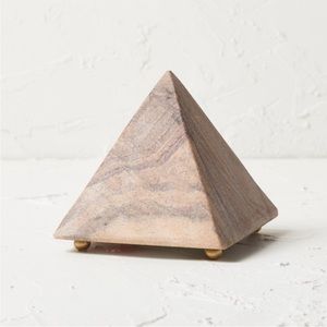 JUNGALOW X OPALHOUSE NWT decorative stone pyramids